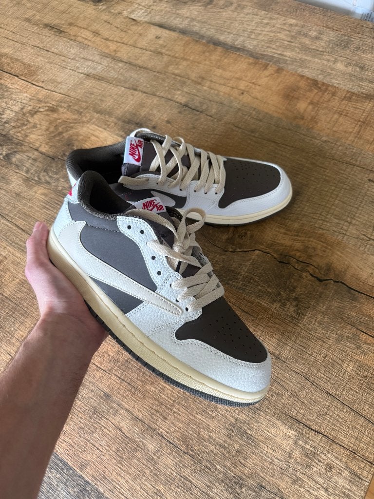 AIR JORDAN 1 LOW TRAVIS SCOTT 'REVERSE MOCHA, Kleding | Heren, Bruin, Nike, Nieuw, Ophalen of Verzenden