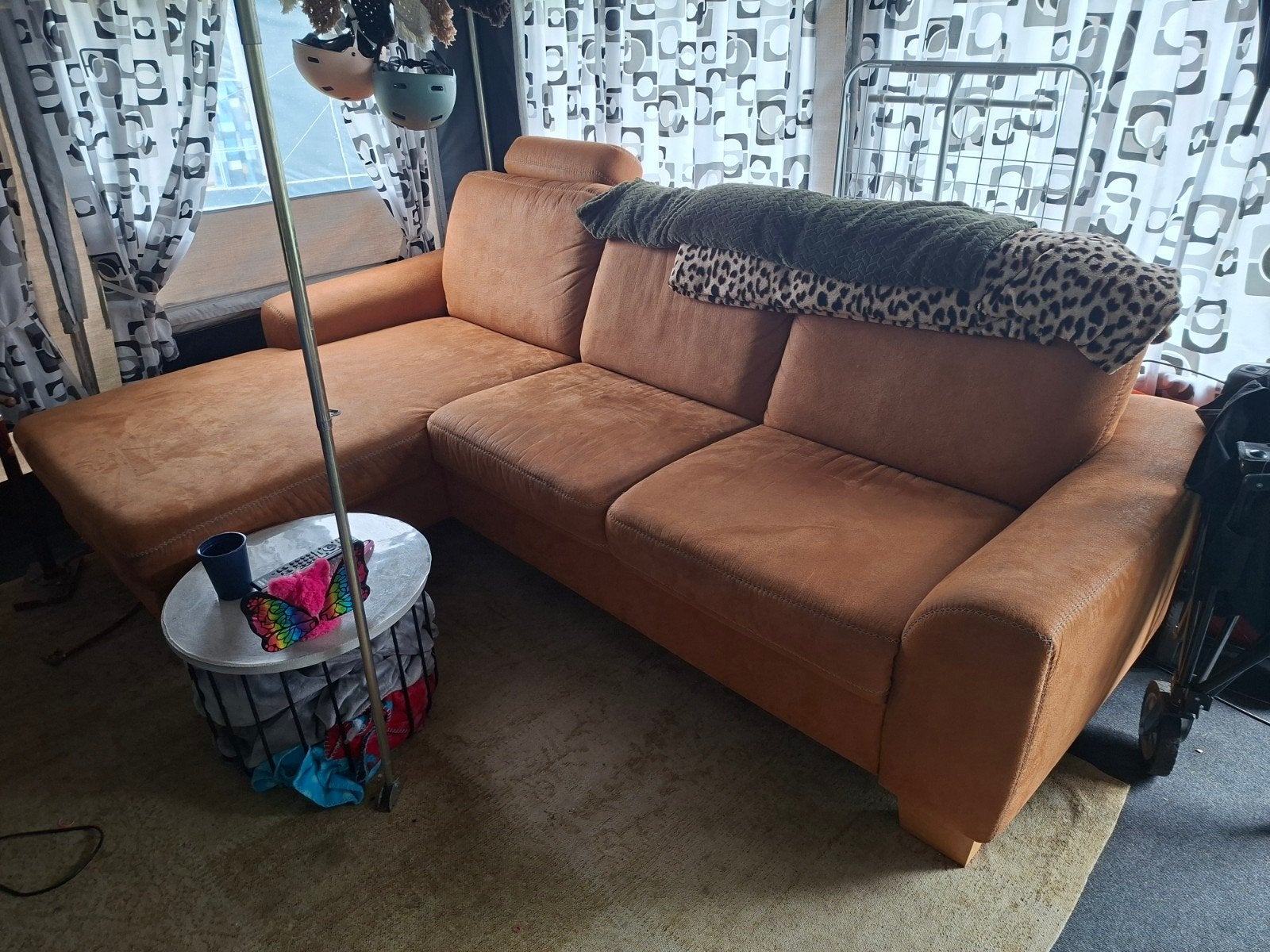Comfortabele hoekbank met opbergruimte, Huis en Inrichting, Ophalen, Modern, Comfortabel, Gebruikt, Hoekbank