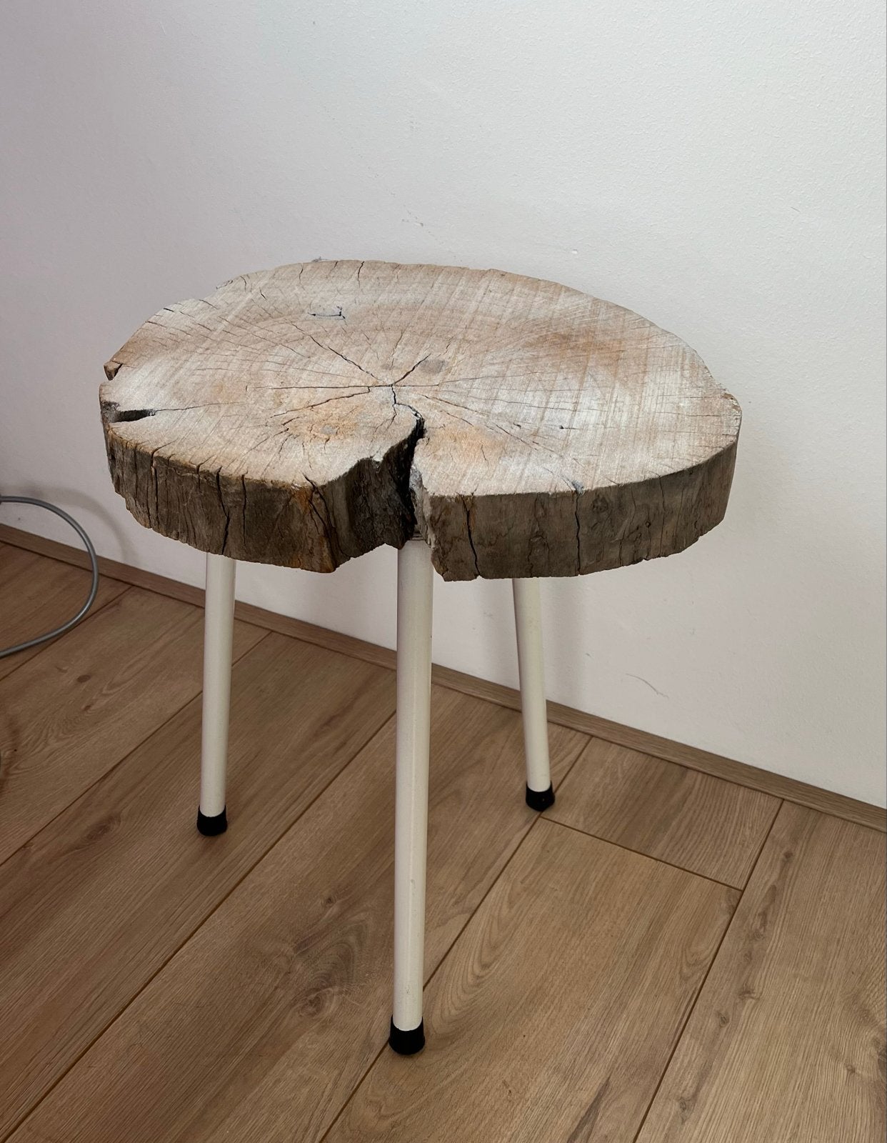 Boomstam bijzettafel - 36 cm breed, 49 cm hoog, Minder dan 55 cm, Gebruikt, Rond, Hout