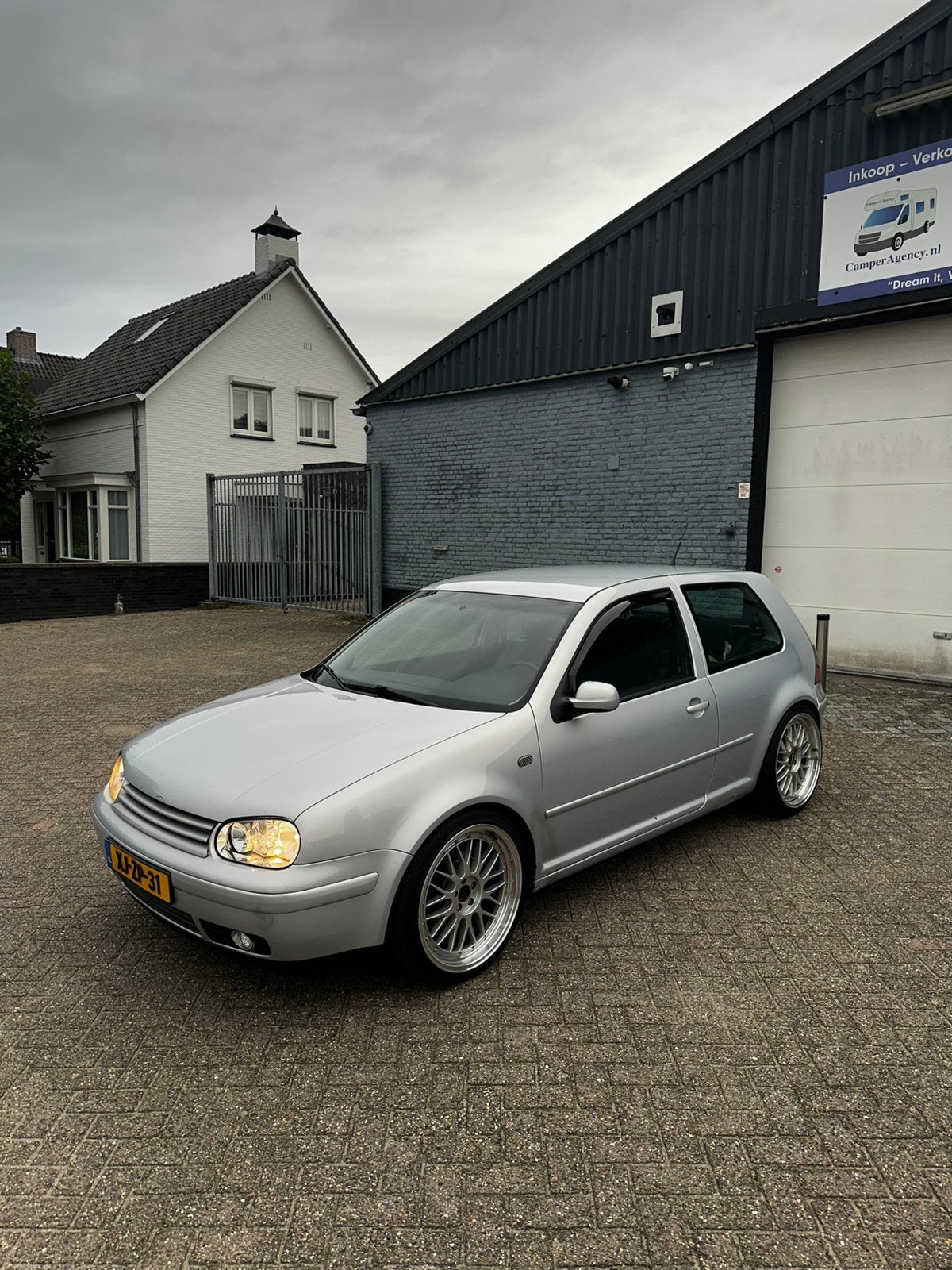 Volkswagen Golf 1.8 92KW 1999 Grijs, Voorwielaandrijving, 125 pk, 4 cilinders, Origineel Nederlands