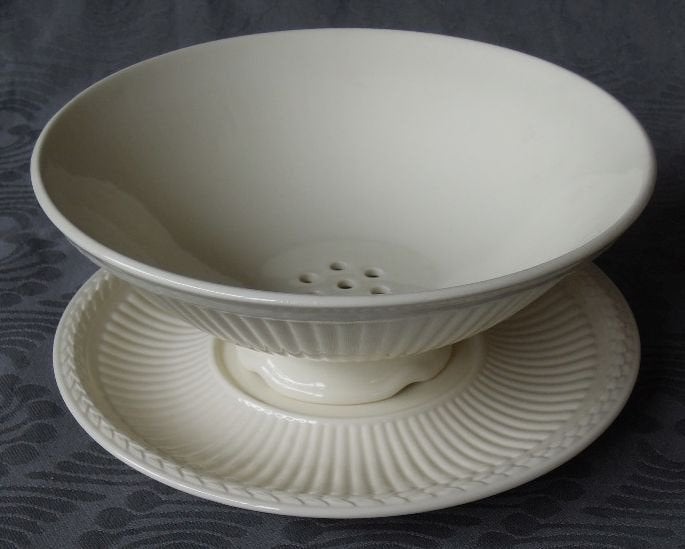 Nr TT85: 1 Wedgwood Edme fruittest met onderschaal, Wedgwood, Klassiek, Overige typen, Ophalen of Verzenden