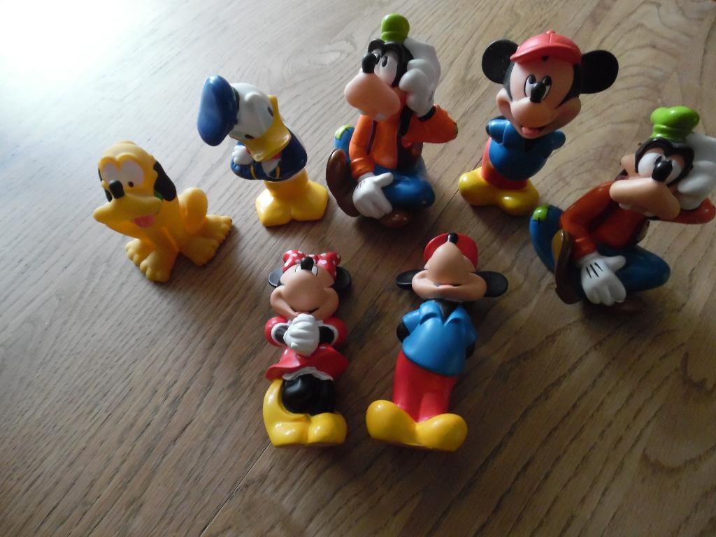 9 Disney figuren grootste 15 cm pluto mini goofy donald  enz, Ophalen of Verzenden, Donald Duck, Zo goed als nieuw, Beeldje of Figuurtje