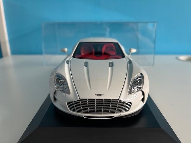 ASTON MARTIN ONE-77 1:18 AUTOART, Hobby en Vrije tijd, Modelauto's | 1:18, Ophalen of Verzenden, Zo goed als nieuw, Auto, Autoart