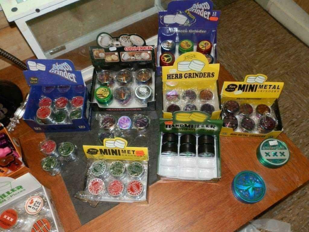 Verkruimelaar grinder hennep 10 soorten Pandjeshuis, Ophalen of Verzenden, Nieuw, Overige typen
