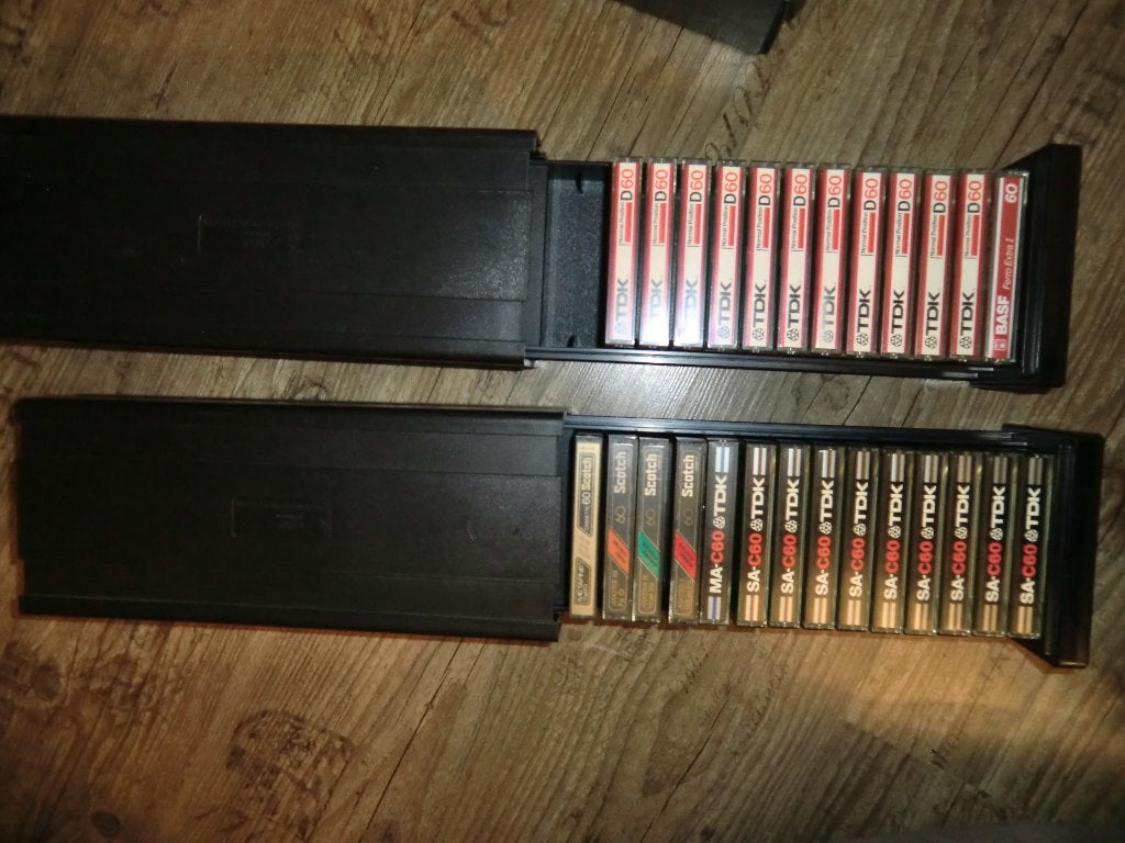 Cassette bandjes met opbergsysteem, Overige genres, Ophalen of Verzenden, Zo goed als nieuw, Met bewaardoos, rek of koffer