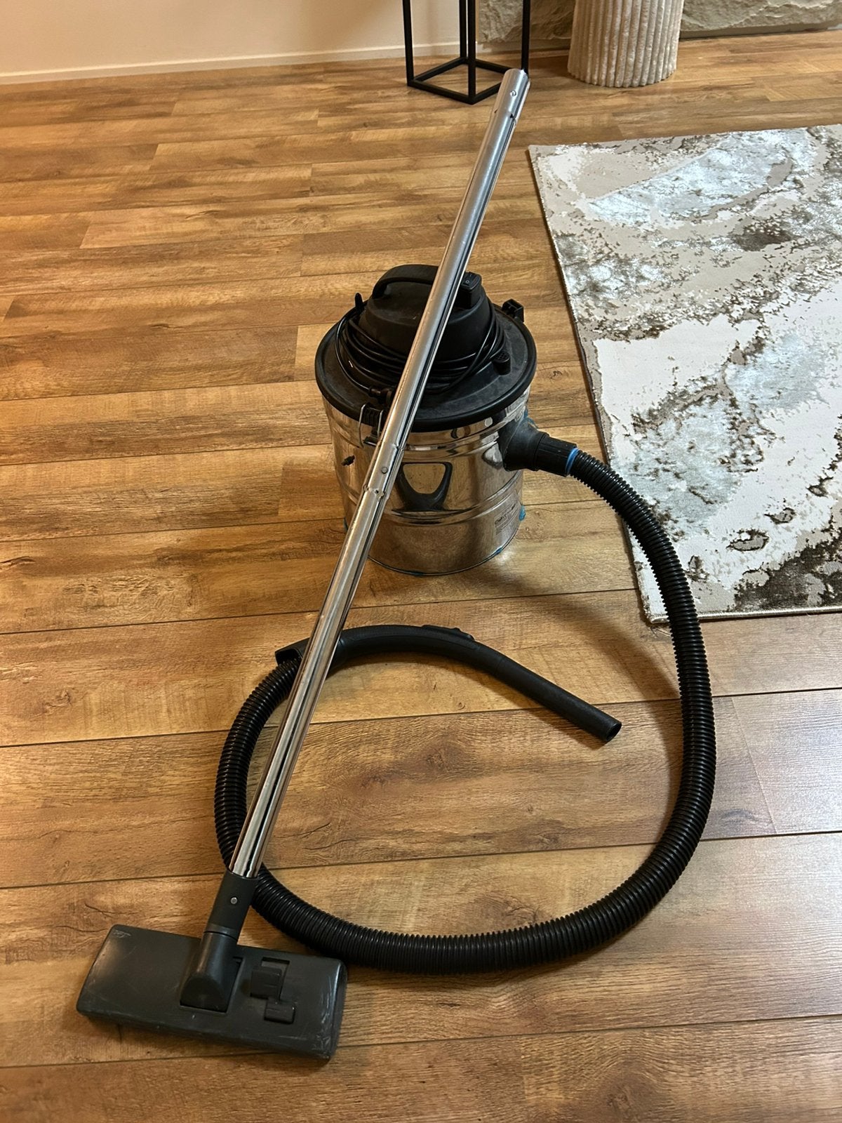 Stofzuiger 1200 W, Witgoed en Apparatuur, Ophalen, Zo goed als nieuw