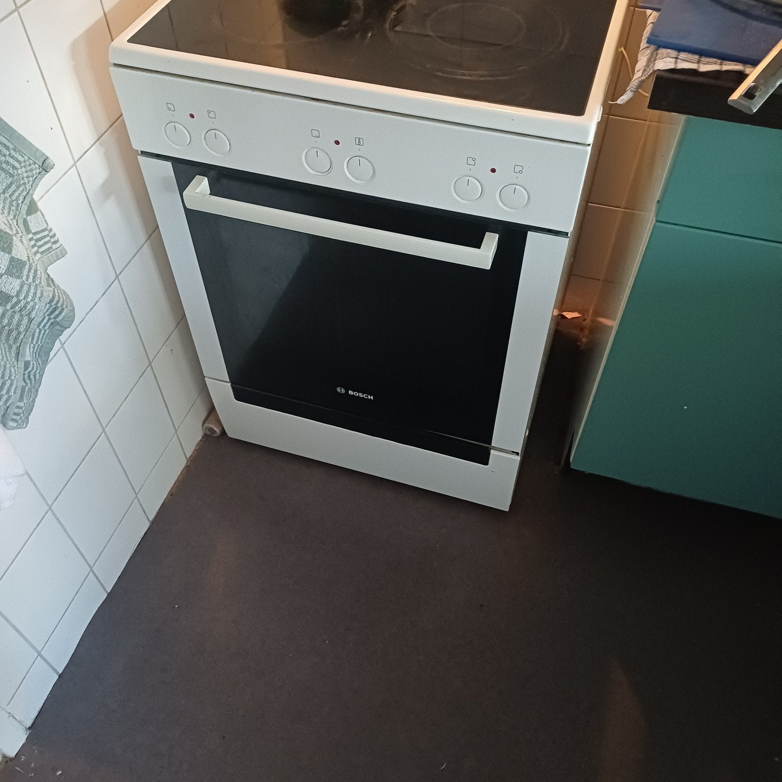Bosch Vrijstaand Keramisch Fornuis met Oven, Witgoed en Apparatuur, Fornuizen, Gebruikt, Keramisch, 85 tot 90 cm, 4 kookzones