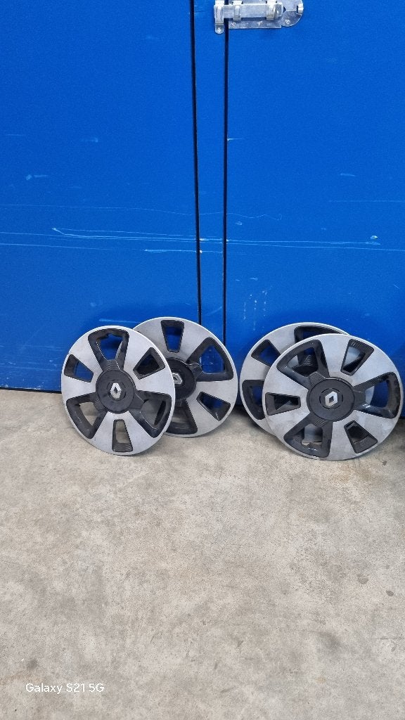 Nette set van 4 orig. 15 inch wieldoppen Renault Twingo, Verzenden, Gebruikt