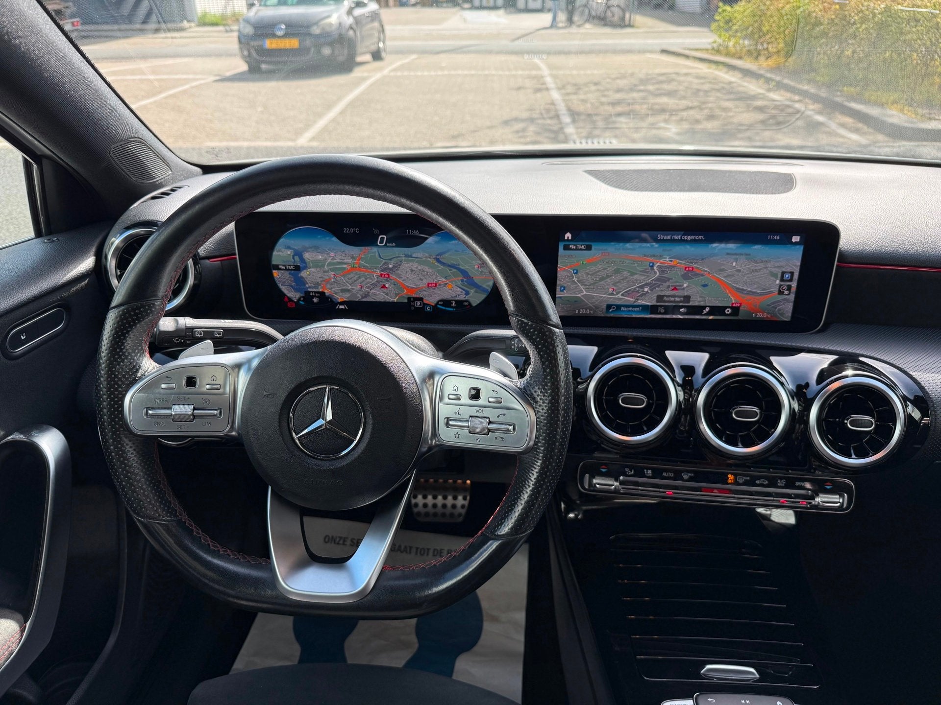 Mercedes-Benz A-klasse 200 AMG LED/PDC/CAM/LEER/NAVI/LMV18, 12 maanden, Gebruikt, 4 cilinders, Bedrijf