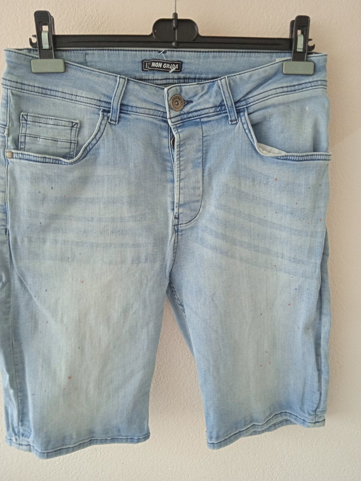 Non Grada jeans bermuda m/l 5,€ met sier stippels, Blauw, Ophalen of Verzenden, Zo goed als nieuw, W33 - W34 (confectie 48/50)