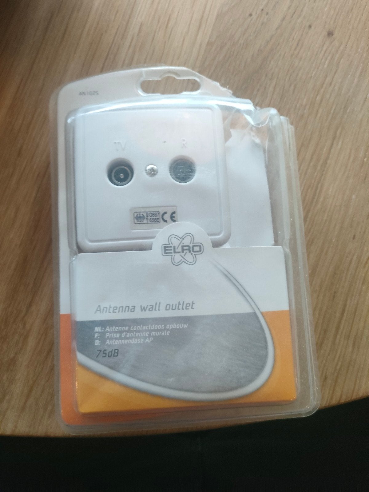 ELRO Antenne wandcontactdoos 75dB - Nieuw in verpakking, Audio, Tv en Foto, Ophalen of Verzenden, Nieuw, Minder dan 2 meter, Tv-kabel