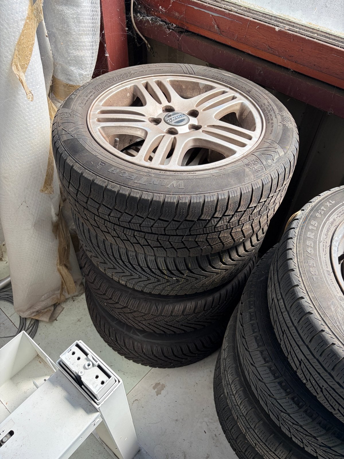 16 inch Viking Winterbanden met Volvo Velgen (205/55 R16), Ophalen, Gebruikt, 16 inch, Banden en Velgen