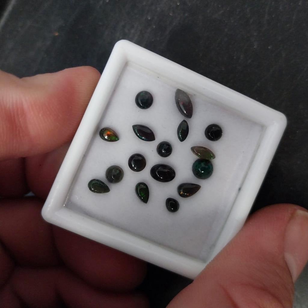 Lot met verschillende opaal cabochons zwart, Ophalen of Verzenden