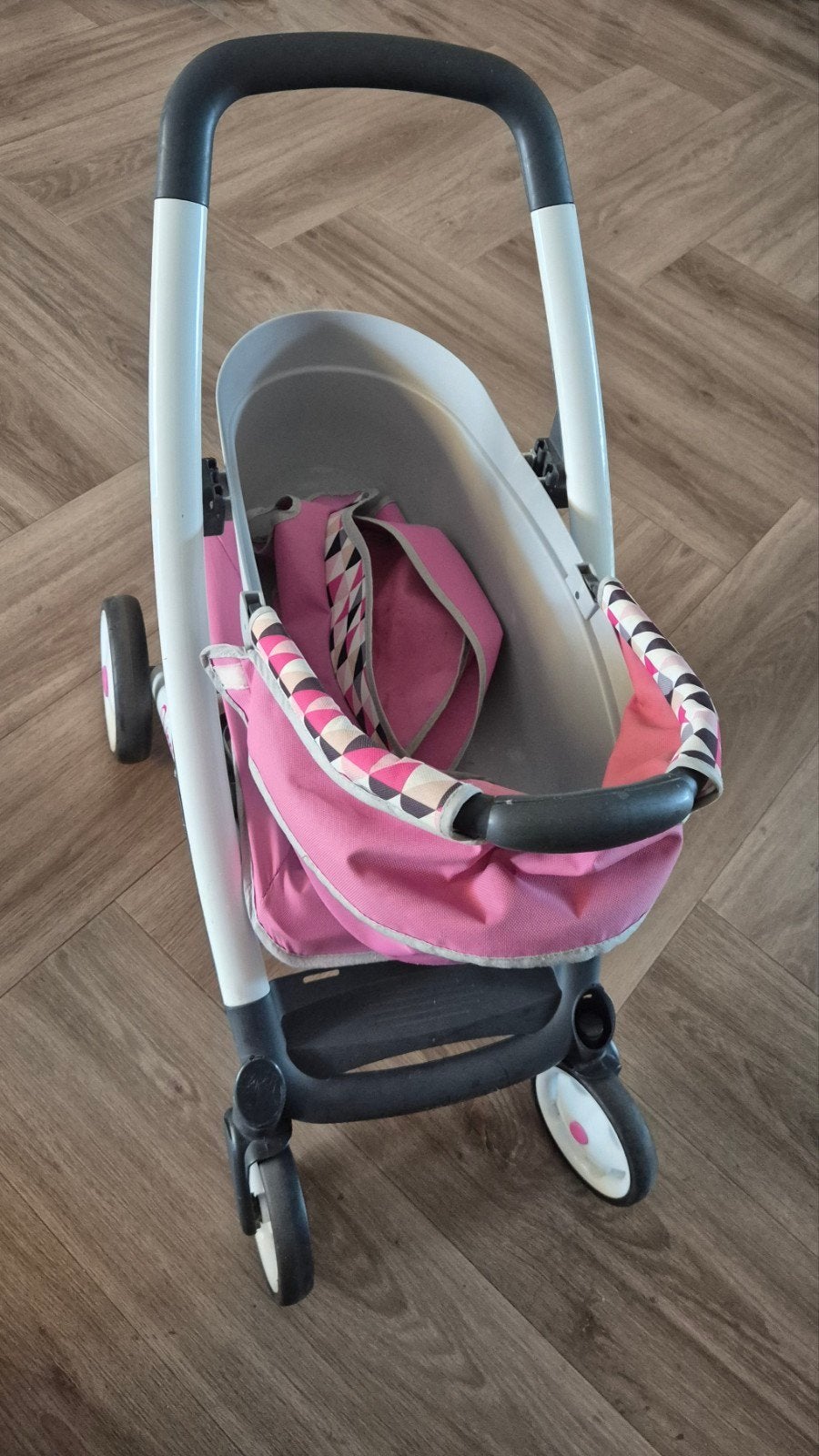 Roze Quinny poppenwagen met lichte gebruikssporen, Ophalen of Verzenden, Gebruikt, Meisje