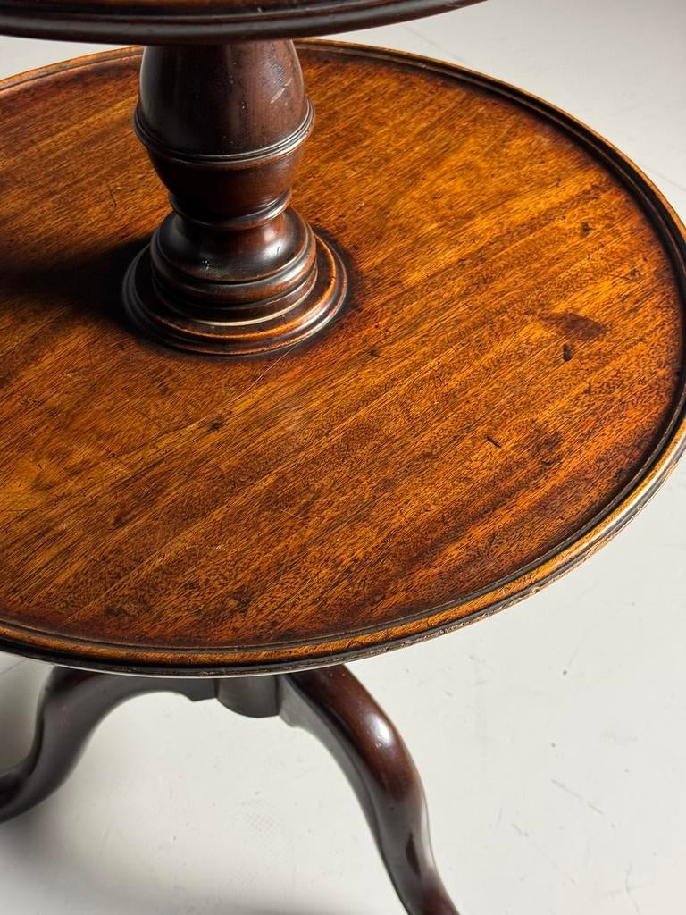 Engelse Tripod Etagère antiek mahonie, Ophalen