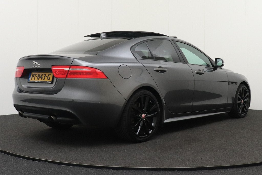 Jaguar XE 2.0 200 PK R-Sport Pano-dak Digi.Dash Trekhaak Cam, Auto's, Jaguar, Automaat, Achterwielaandrijving, 4 cilinders, Bedrijf