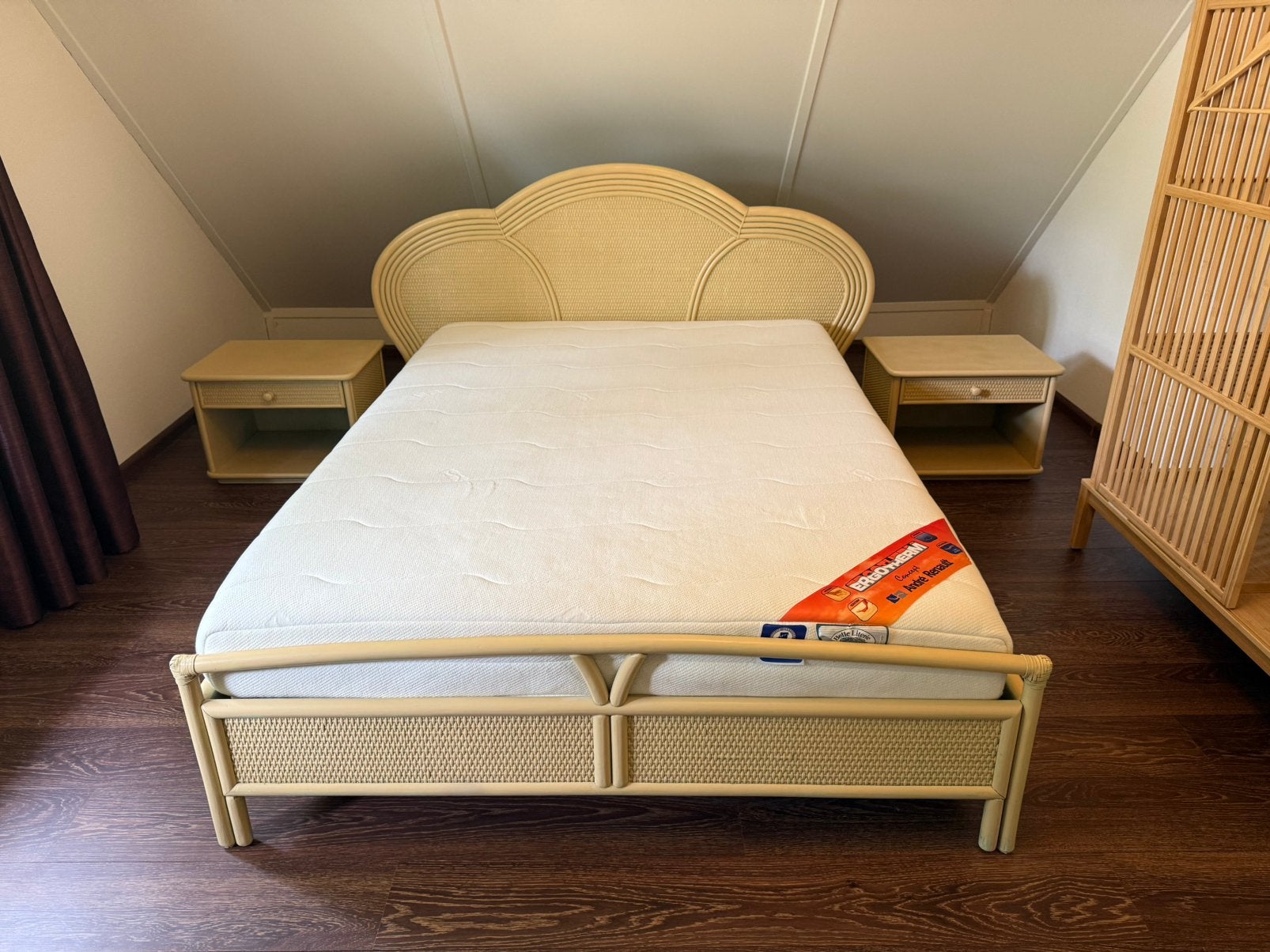 Bed 140x190, Huis en Inrichting, Slaapkamer | Bedden, Ophalen, Gebruikt, Twijfelaar, Crème