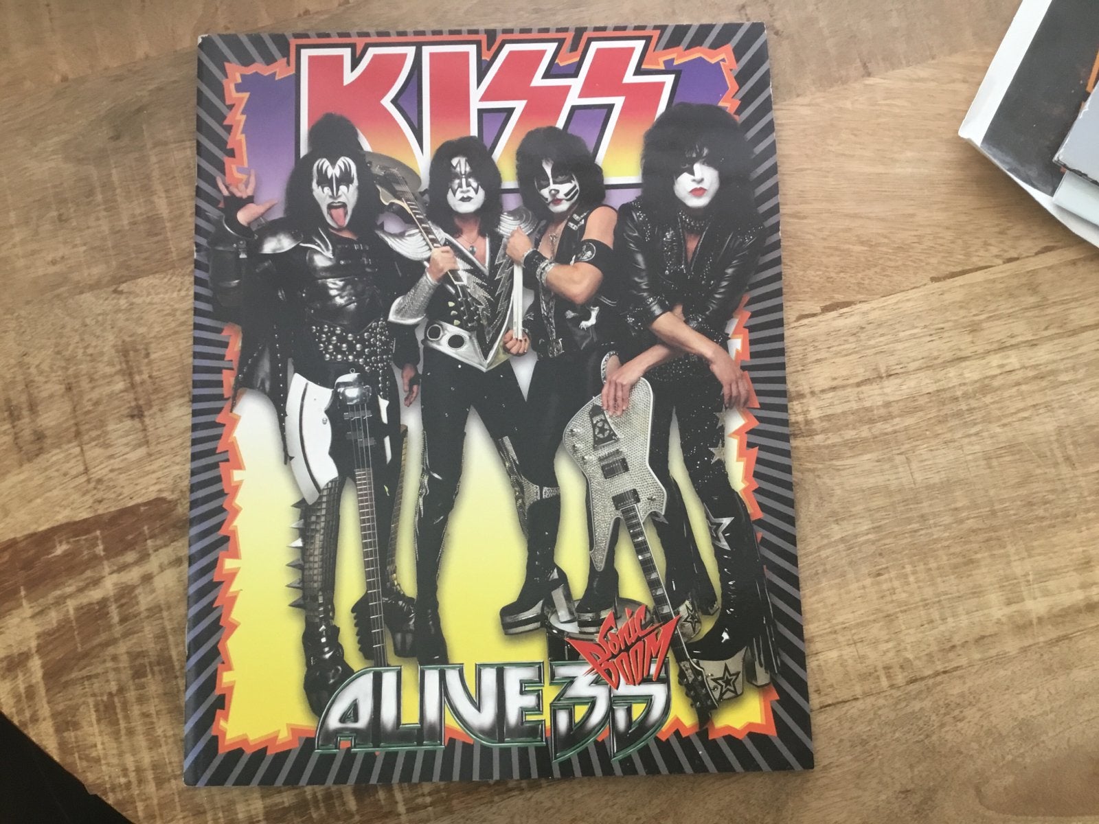 KISS Alive 3D Tour Book, Ophalen of Verzenden, Zo goed als nieuw