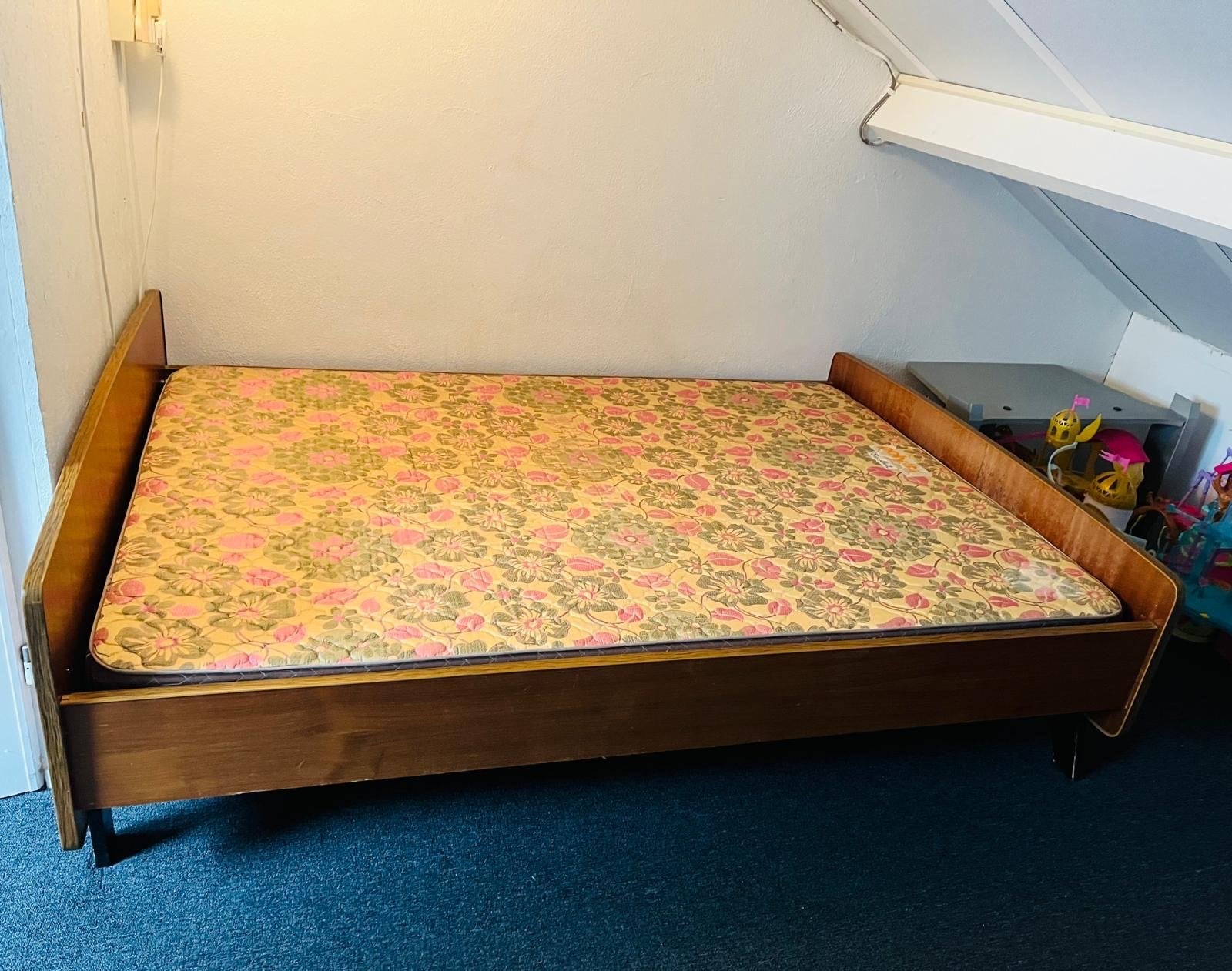 Houten tweepersoonsbed - elk bod welkom!, Ophalen, Gebruikt, Bruin, Tweepersoons