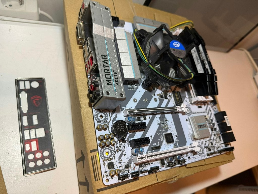 Intel Core i7 7700K / B250M Mortar Arctic / 8GB DDR4, Computers en Software, Moederborden, LGA 1151, DDR4, Ophalen of Verzenden