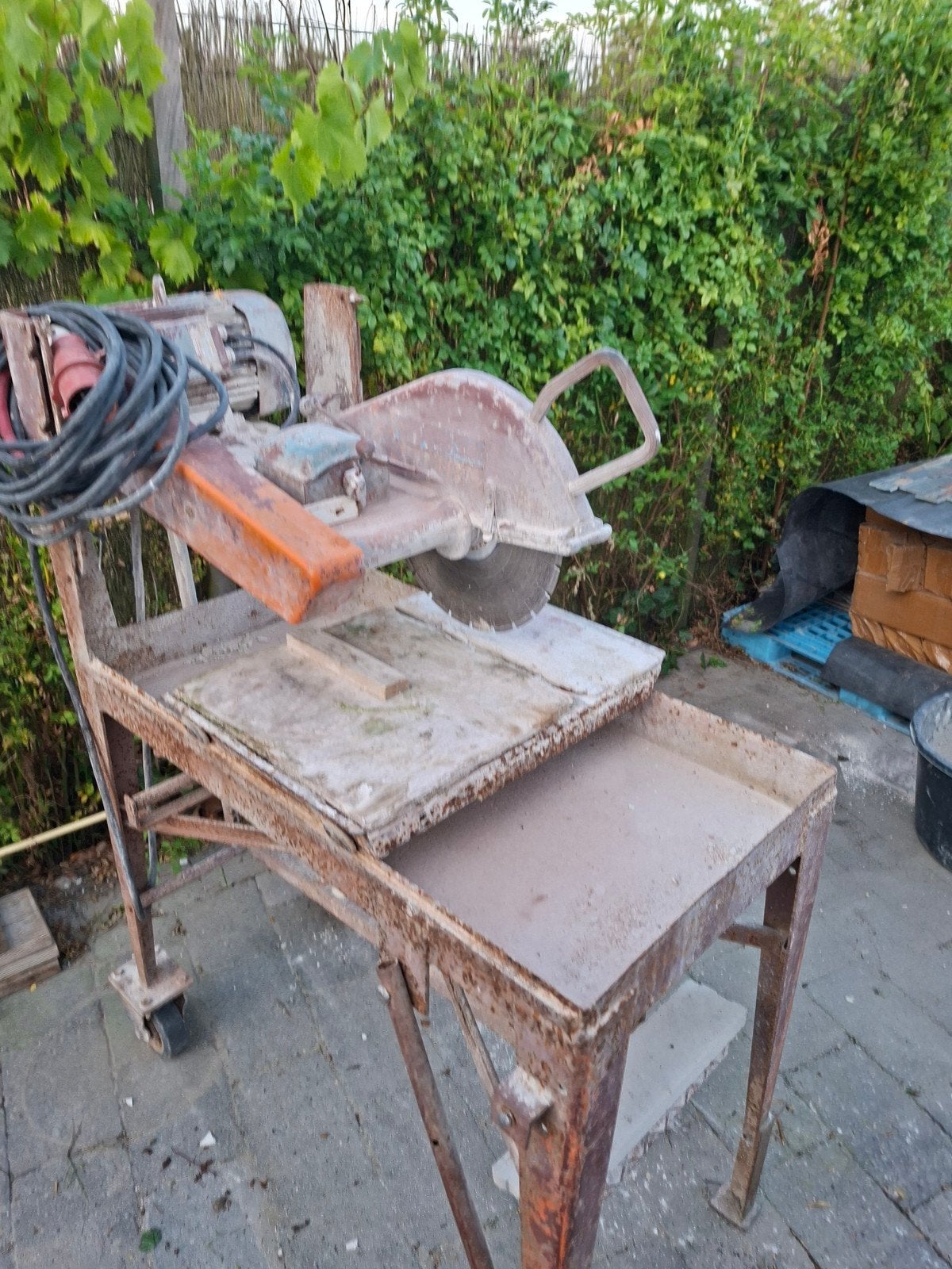 Robuuste klipper zaagmachine op krachtstroom, Ophalen, Gebruikt, Overige typen, 1200 watt of meer