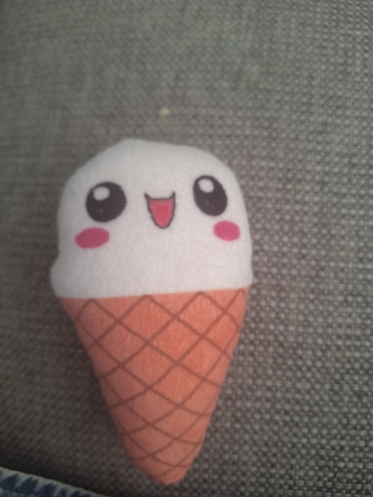 Leuke Squishy IJsje Knuffel - Zo goed als nieuw, Overige merken, Overige karakters, Overige typen, Ophalen of Verzenden