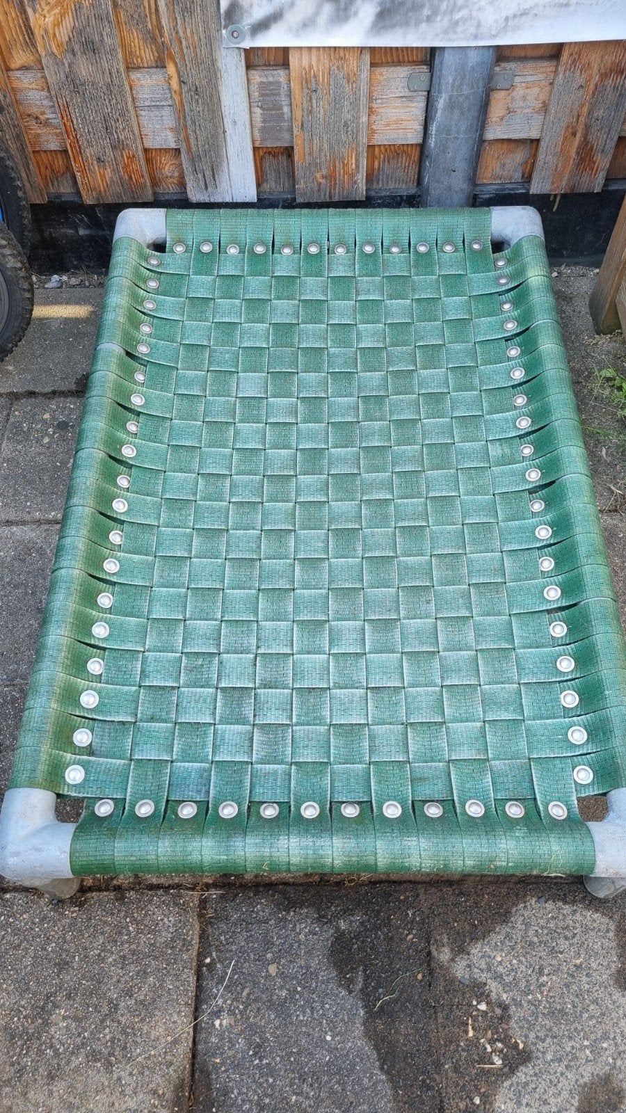 Industriële hondenbed, Ophalen, Overige