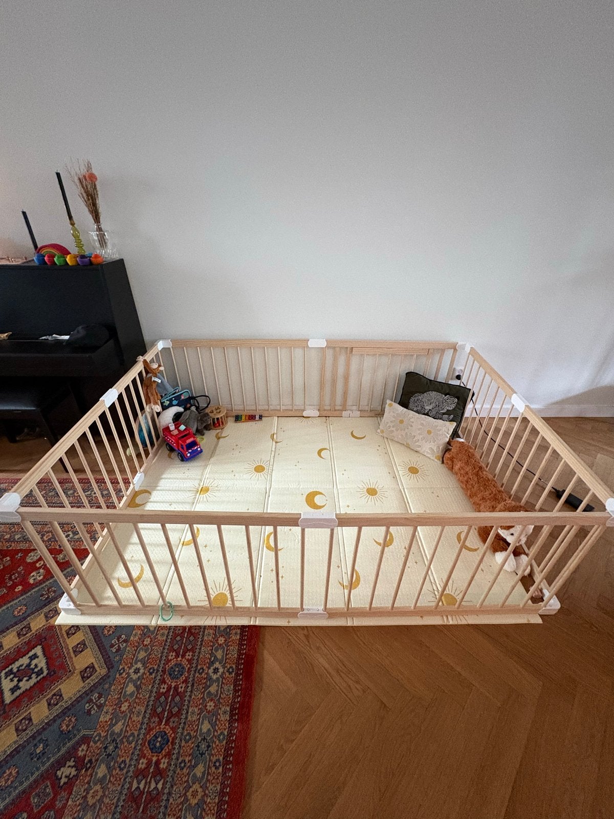 Grote houten box met speelmat - 140x200cm, Ophalen, Zo goed als nieuw, Rechthoekig, Boxkleed