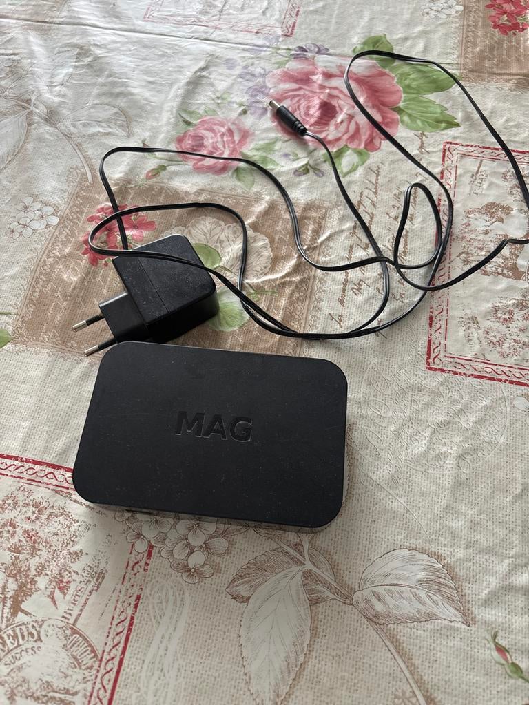MAG256 IPTV Box met adapter - Model MAG256 2.1-CVB-00, Audio, Tv en Foto, Mediaspelers, Ophalen of Verzenden, Gebruikt, Zonder harde schijf