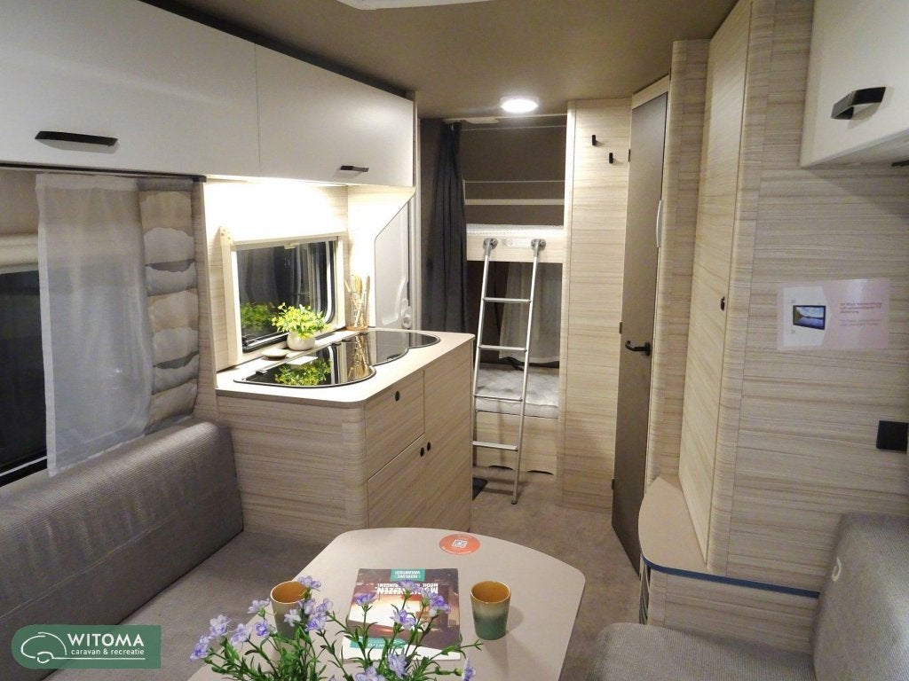Dethleffs C'Joy Active 480 QLK speciale aanbieding, Standaardzit, Dwars-stapelbed, Serviceluik, Bedrijf