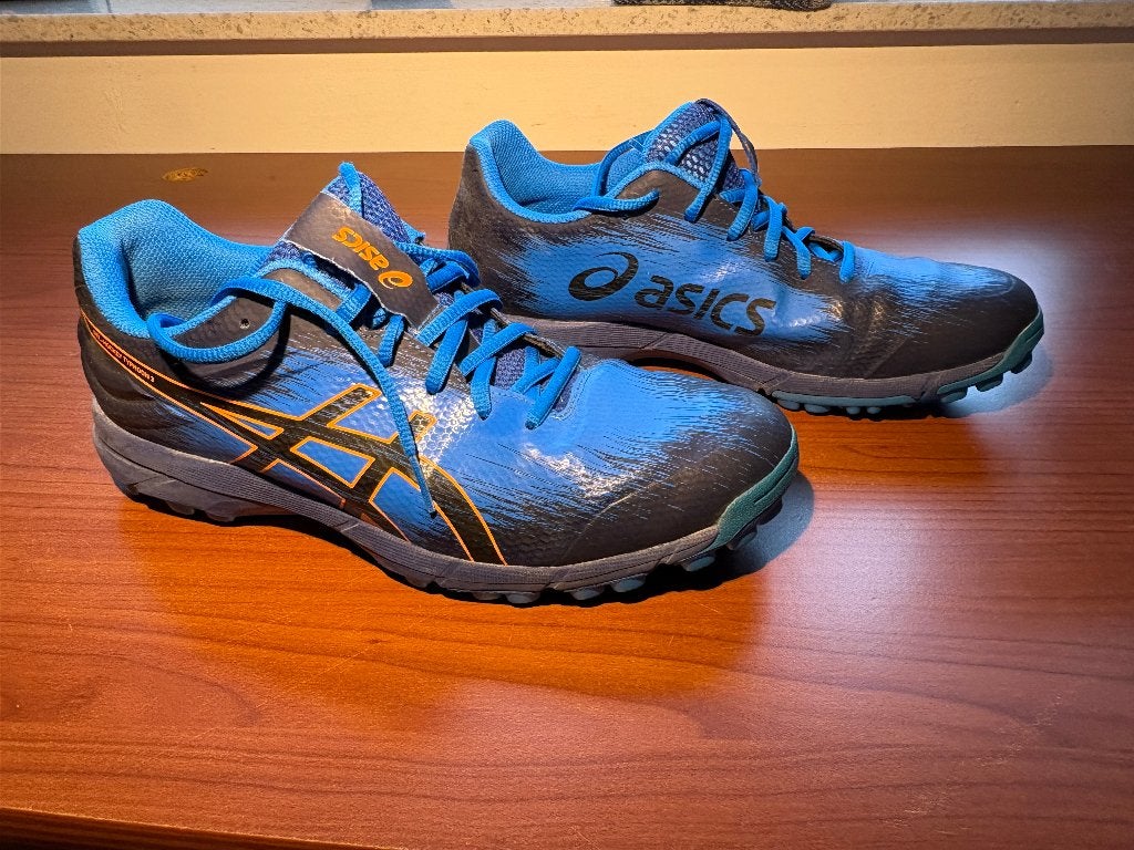 Asics Gel-hockey Typhoon 3 hockeyschoenen, Sport en Fitness, Ophalen, Zo goed als nieuw, Schoenen
