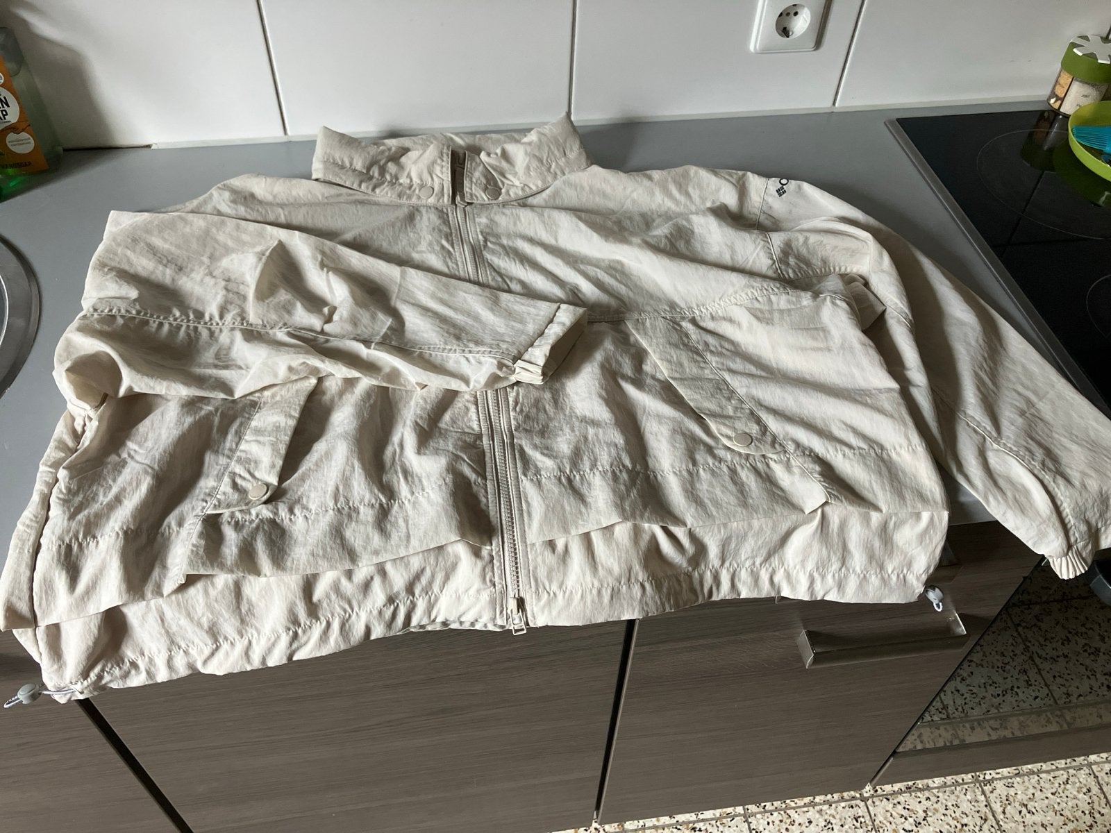Kort breedvallend jasje van Columbia - Maat XL, Ophalen of Verzenden, Zo goed als nieuw, Maat 46/48 (XL) of groter, Beige