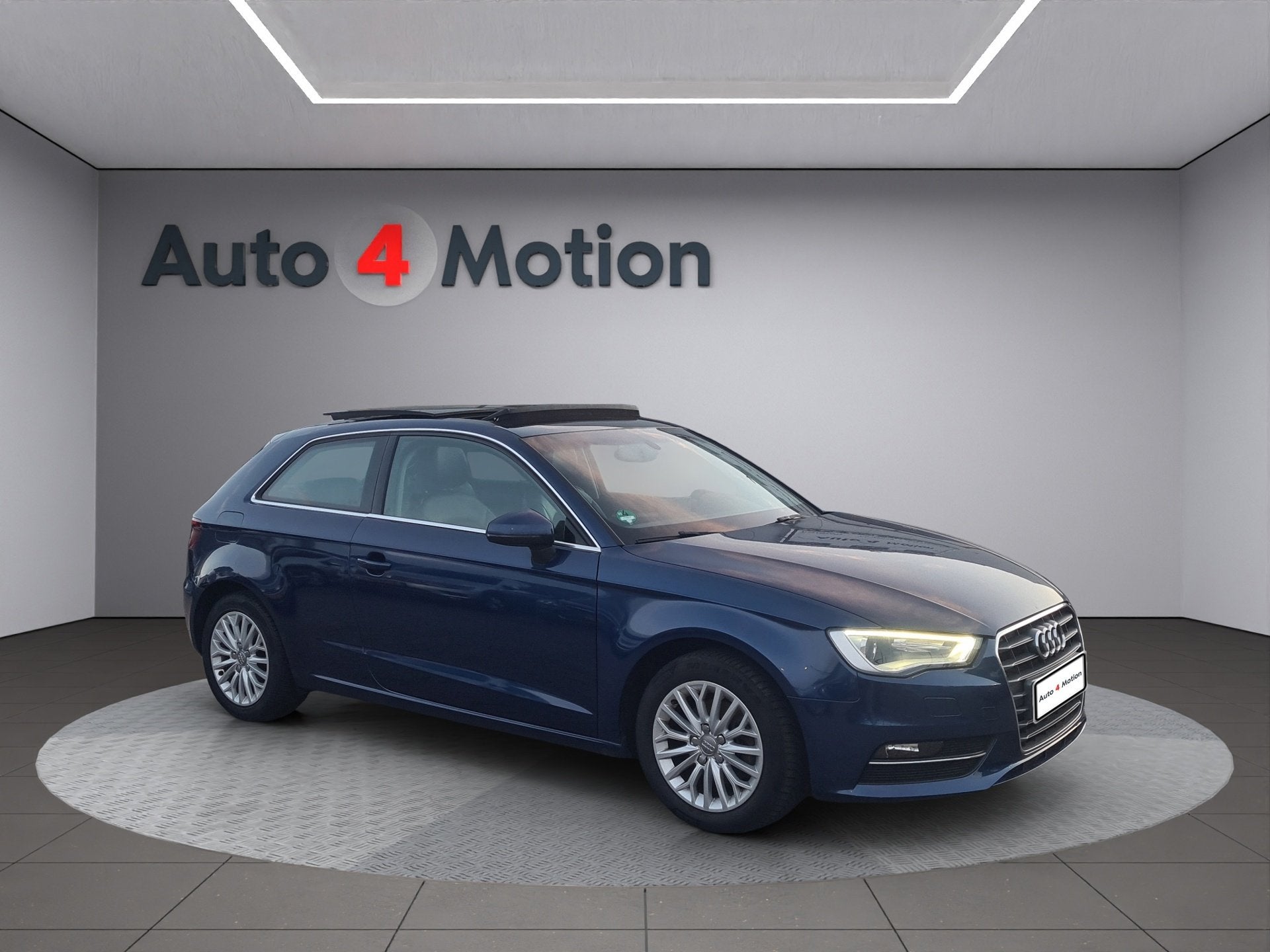 Audi A3 1.4TFSI Pro Line plus Met ECC I NAVIG I PANO DAK, Auto's, Voorwielaandrijving, Euro 5, Gebruikt, Blauw