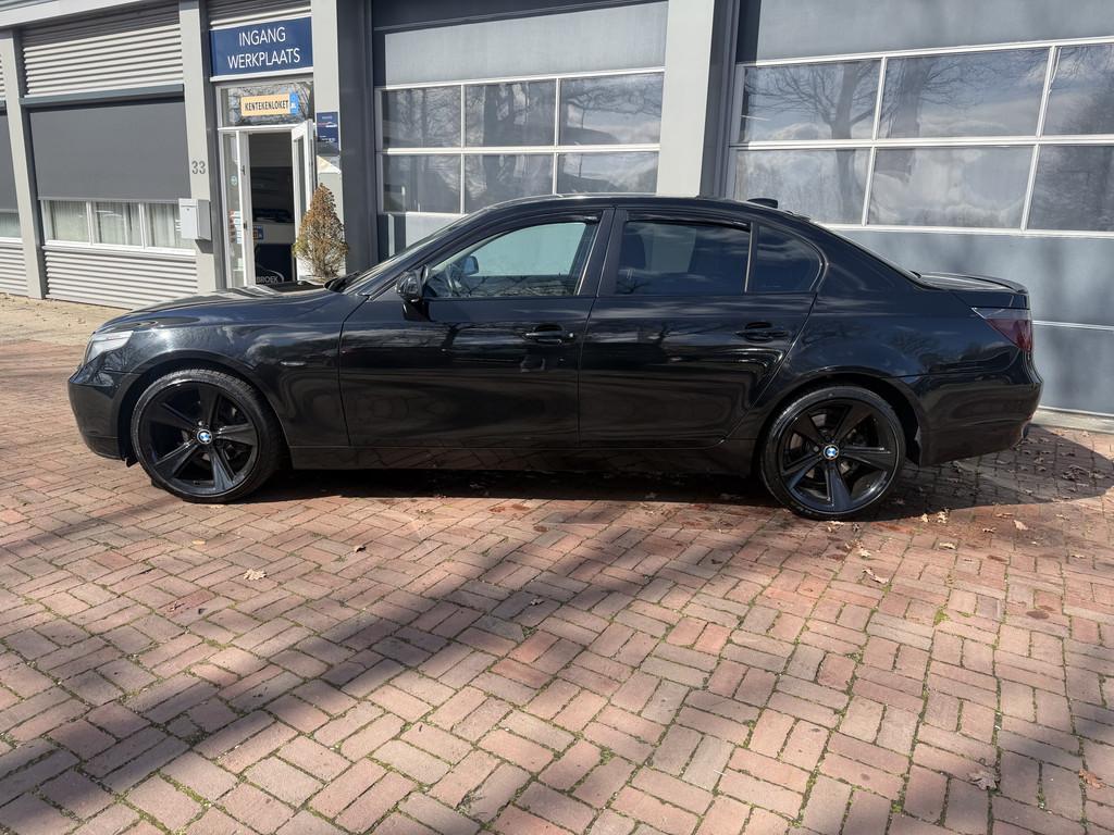 BMW 5 Serie 523i Business Line Bj 2007 Vol optie 177PK 19inc, Verwarming stoelen achter, Gebruikt, Zwart, 2497 cc