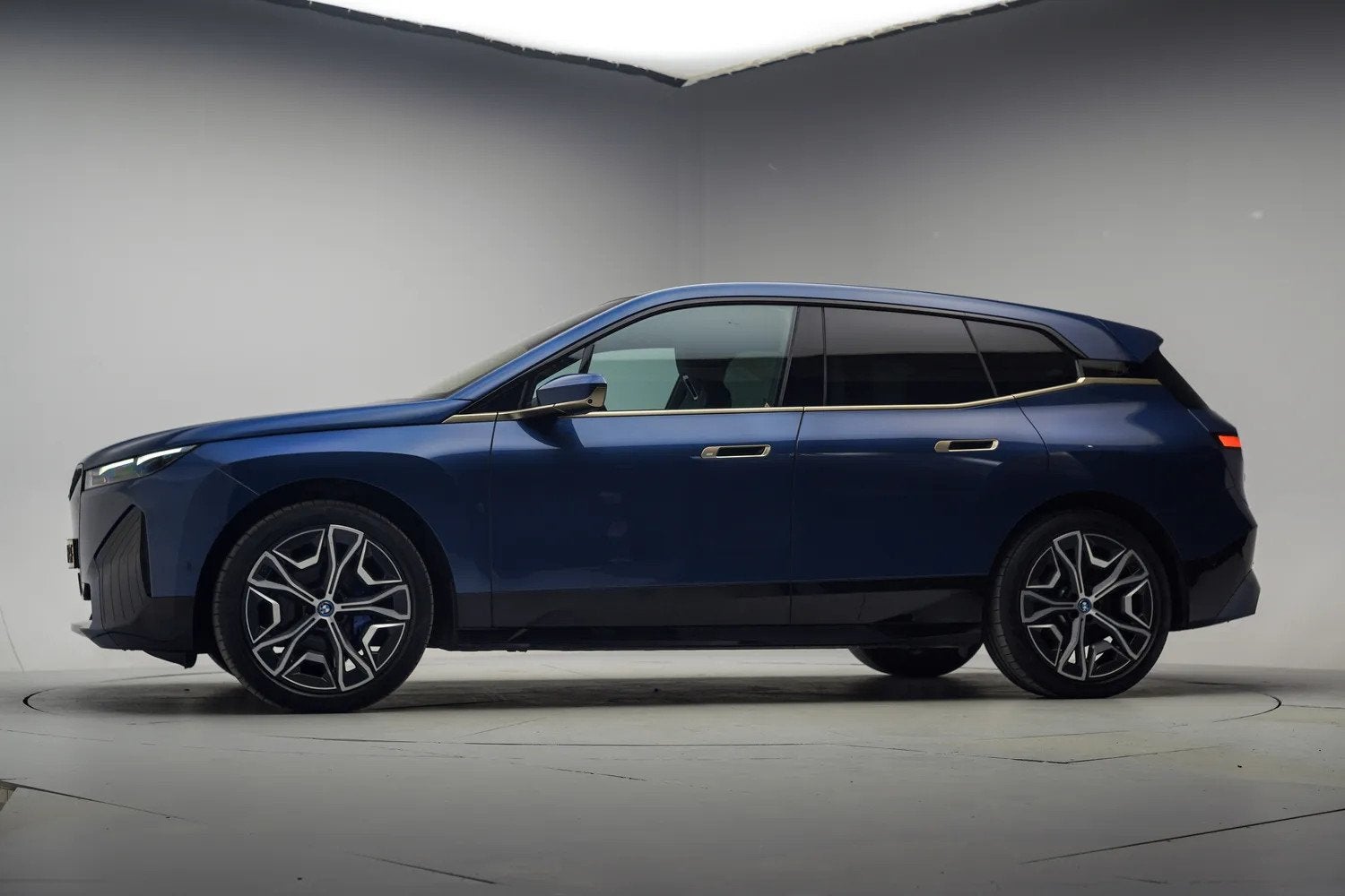 BMW iX xDrive50 High Executive 112 kWh [ SoH 94,1% | Sportpa, Auto's, Automaat, 131 €/maand, 0 cilinders, Gebruikt