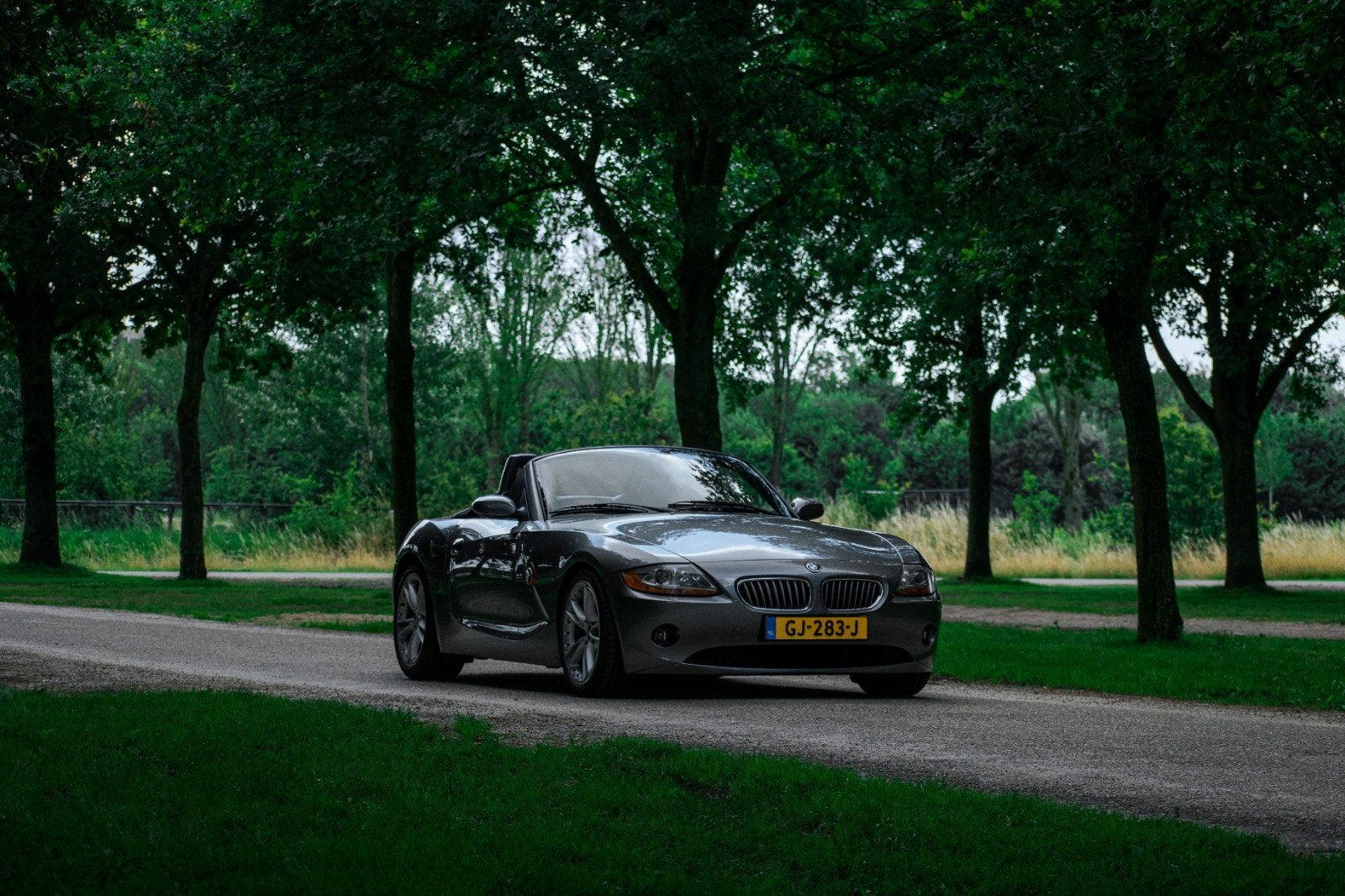 BMW Z4 3.0i Roadster 2004, Achterwielaandrijving, Zwart, Cabriolet, 75 €/maand