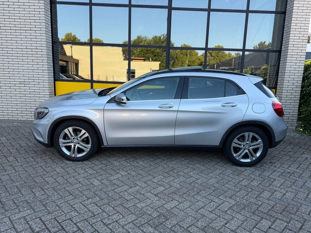 Mercedes-Benz GLA-klasse 200 AMG Pack, Pano dak, Xenon, Stoe, Auto's, Mercedes-Benz, Gebruikt, 715 kg, Leder en Stof, Bedrijf