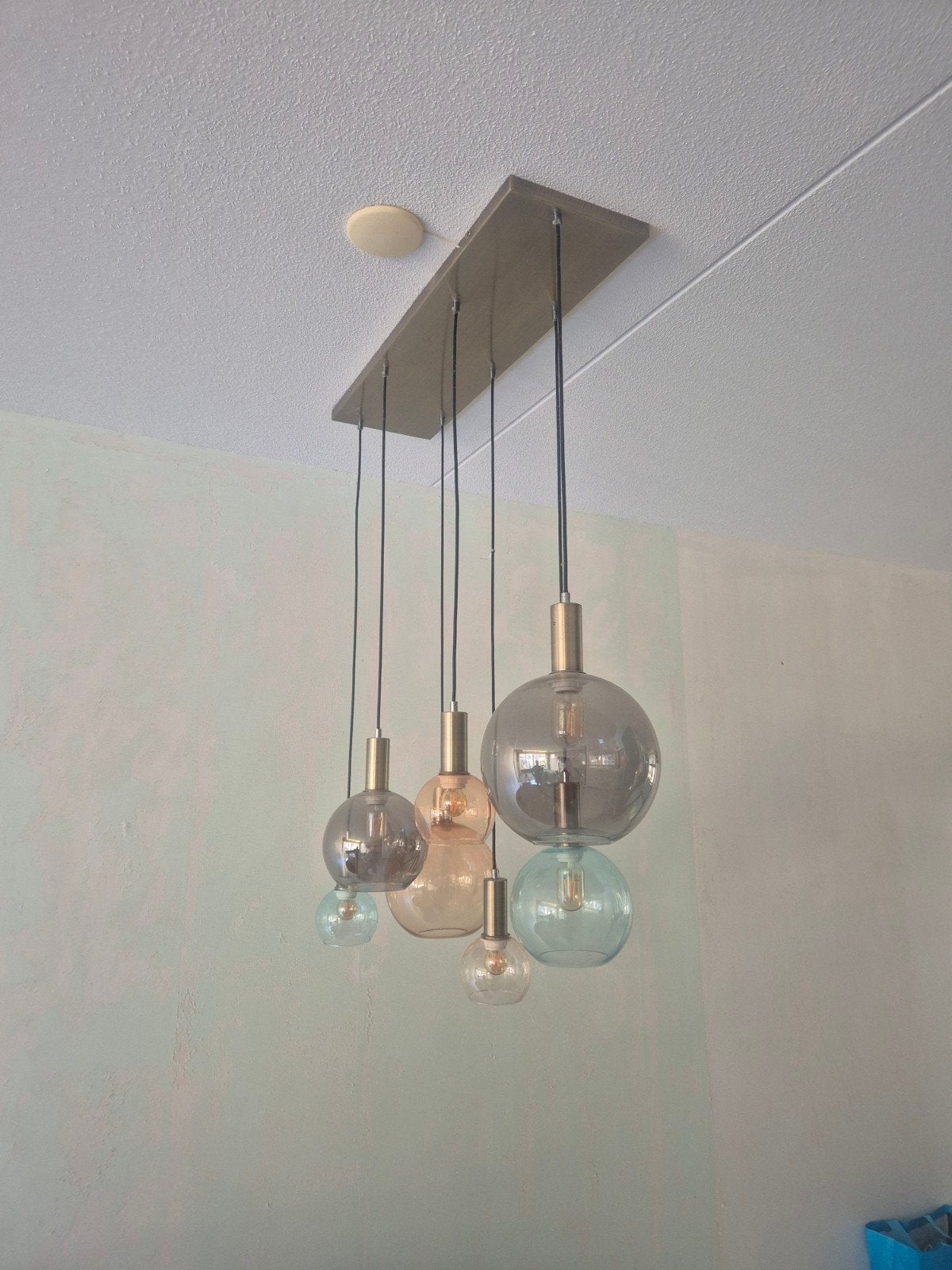 Moderne Hanglamp met Gekleurde Glazen Bollen, Ophalen, Modern, Scandinavisch, E27 (groot), Zo goed als nieuw