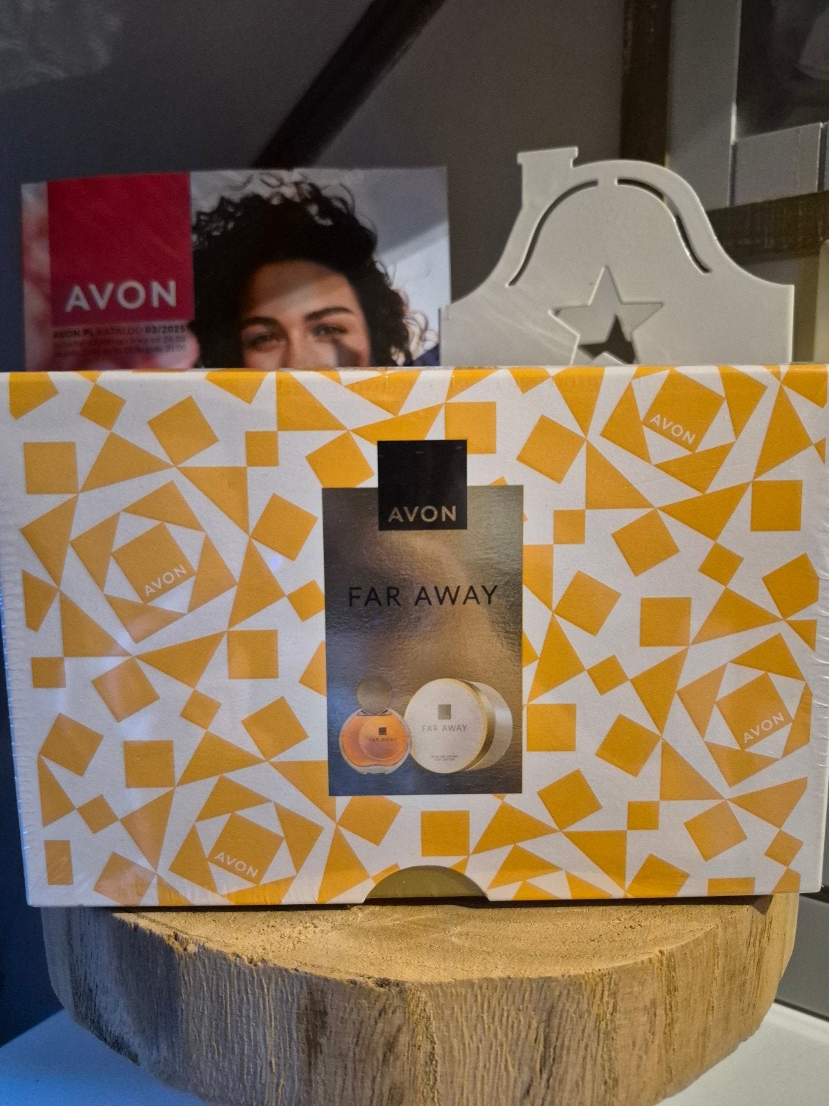 Avon Far Away Cadeauset - Eau de Parfum & Body Crème, Ophalen of Verzenden, Nieuw