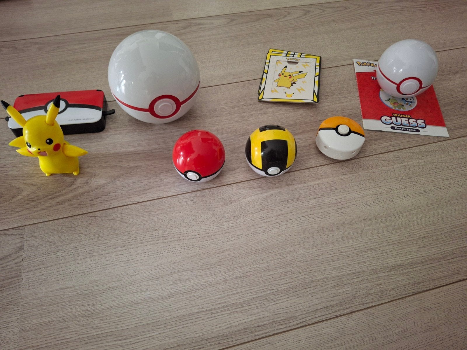 Pokémon verzameling: Pikachu, Pokéballs & Trainer Guess, Ophalen of Verzenden, Gebruikt, Overige typen
