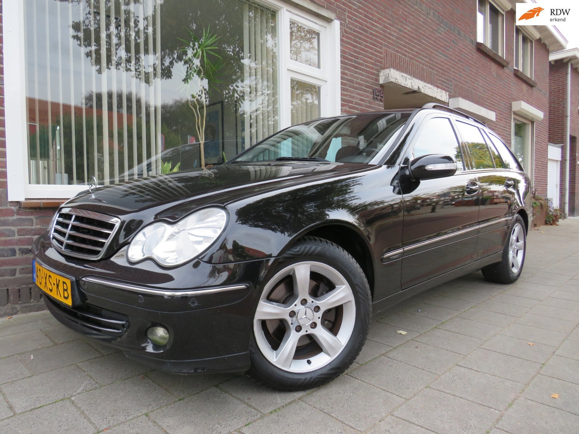 M.B. C Combi Invalide voertuig met handbediening GAS/REM !, Auto's, Automaat, Achterwielaandrijving, Gebruikt, Zwart