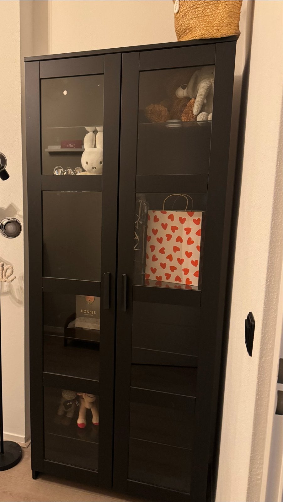 IKEA BRIMNES Vitrinekast Zwart 80x190 cm, Huis en Inrichting, Kasten | Vitrinekasten, Ophalen, Gebruikt, 50 tot 100 cm, 150 tot 200 cm