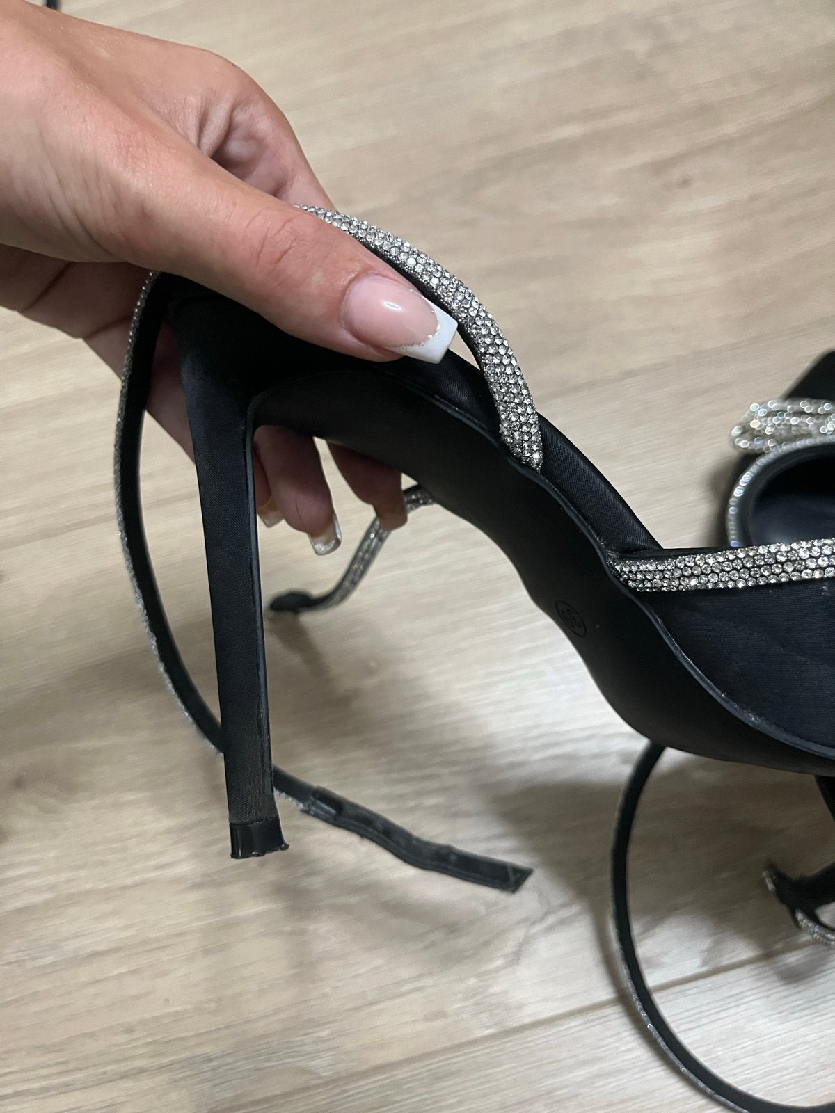 New Yorker Hakken Zwart met Strass Strik Maat 39, Ophalen of Verzenden, Gedragen, Zwart, Pumps
