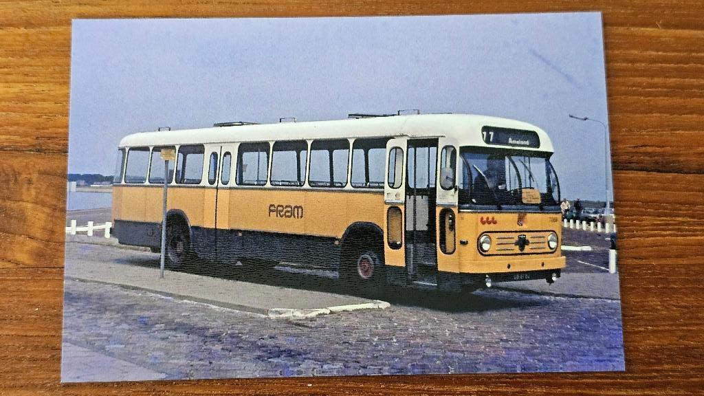 Foto BUS FRAM Heerenveen 7069, Verzamelen, Spoorwegen en Tramwegen, Verzenden, Gebruikt, Bus of Metro, Overige typen
