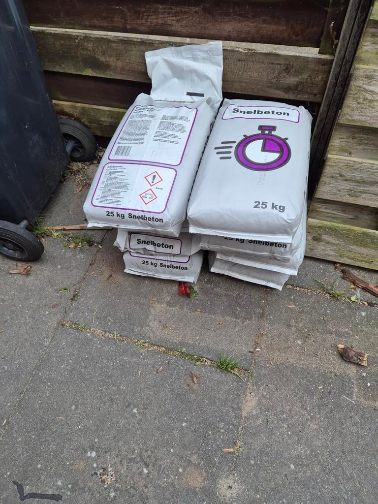 Nieuwe zakken snelbeton 25 kg, Ophalen, Nieuw