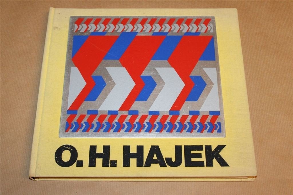O.H. Hajek — Farbwege Sculptuur en Stadskunst 1952-1974, Ophalen of Verzenden, Gelezen