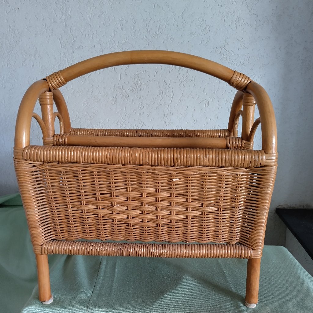 Vintage rotan lectuurbak / krantenbak, Huis en Inrichting, Ophalen, Met handvat, Gebruikt, Natuurlijk materiaal