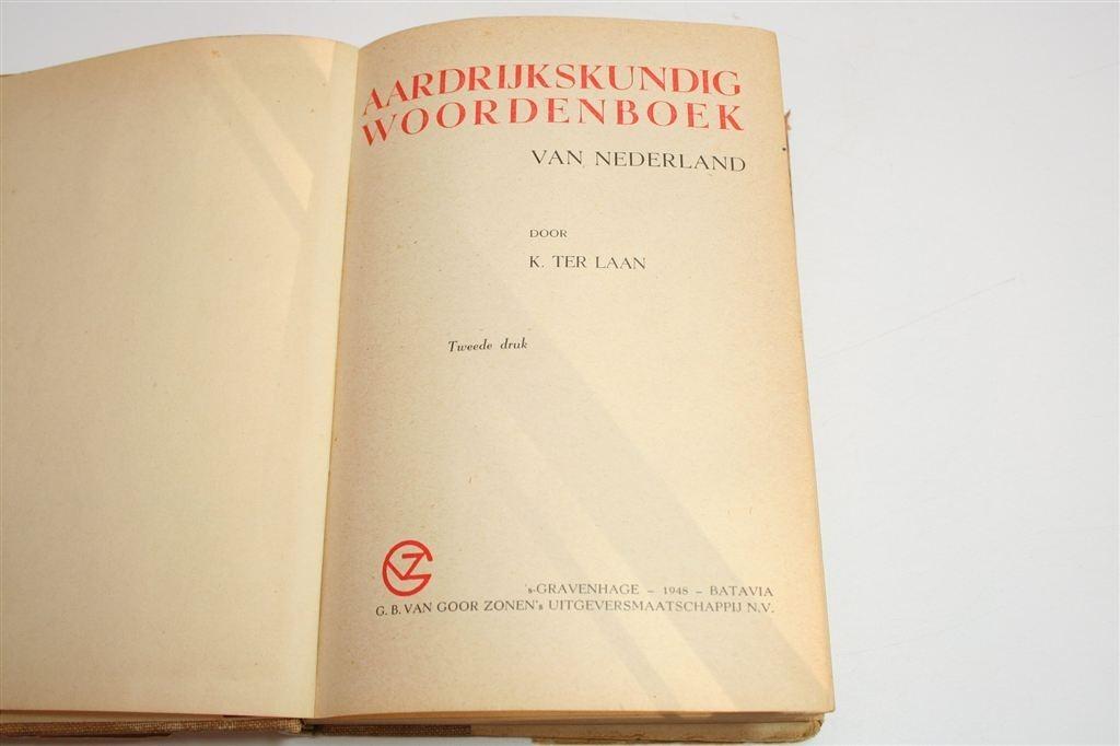 Ter Laan\'s Aardrijkskundig Woordenboek van Nederland [1948], Boeken, Ophalen of Verzenden, Gelezen, Van Dale, Nederlands