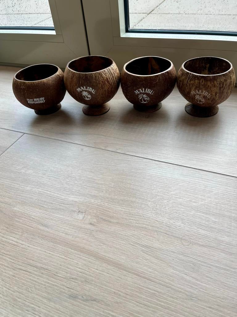 Malibu kokosnoot bekers - set van 4, Huis en Inrichting, Woonaccessoires | Overige, Ophalen of Verzenden, Zo goed als nieuw, Bruin