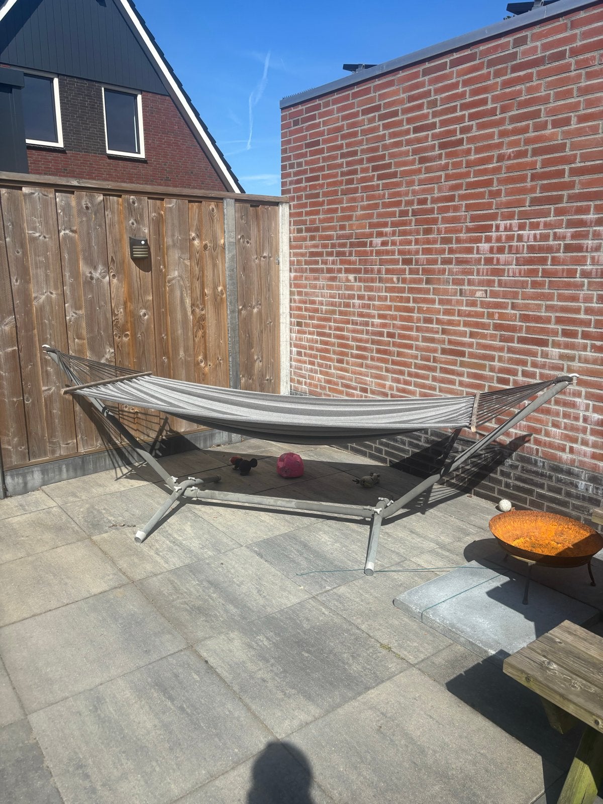 Comfortabele Hangmat met Standaard - Grijs/Wit Gestreept, Ophalen, Binnen, Gebruikt, Met standaard